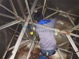 生活水箱清洗，半年清洗一次并消毒殺菌一次